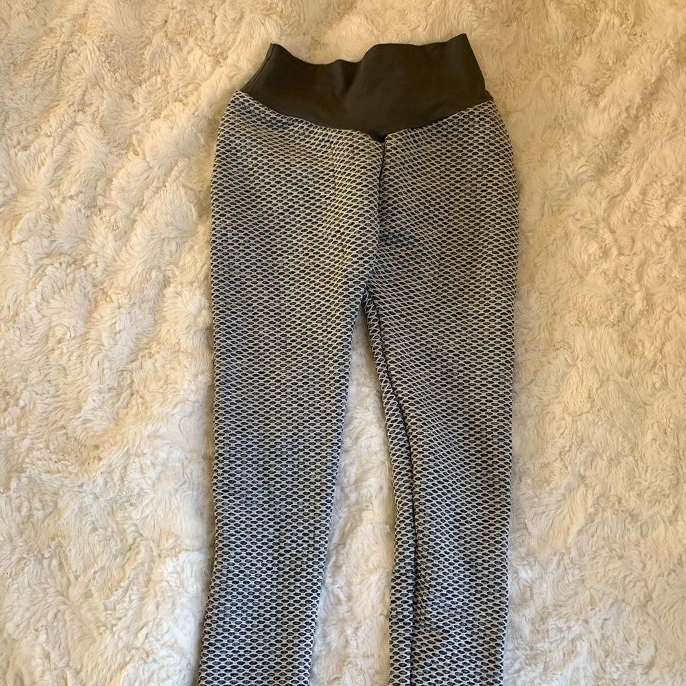 Scrunch butt leggings